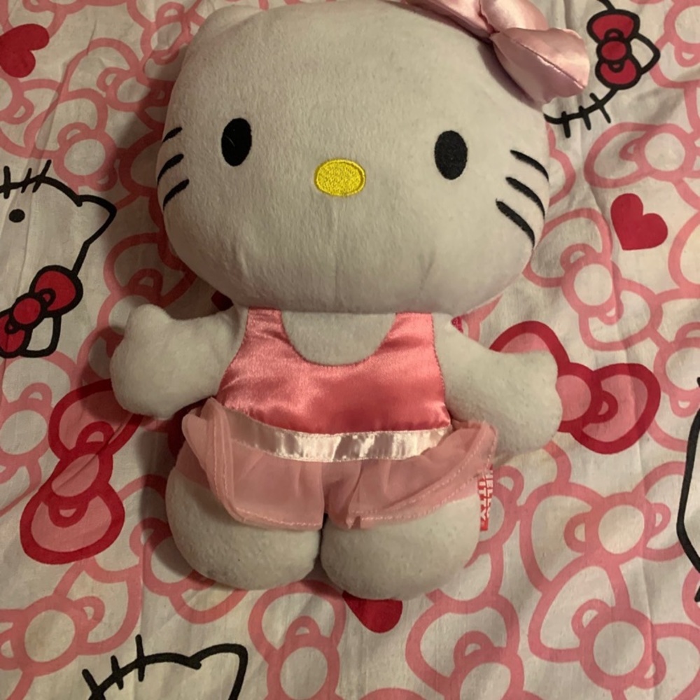 2 hello kitty plush bags